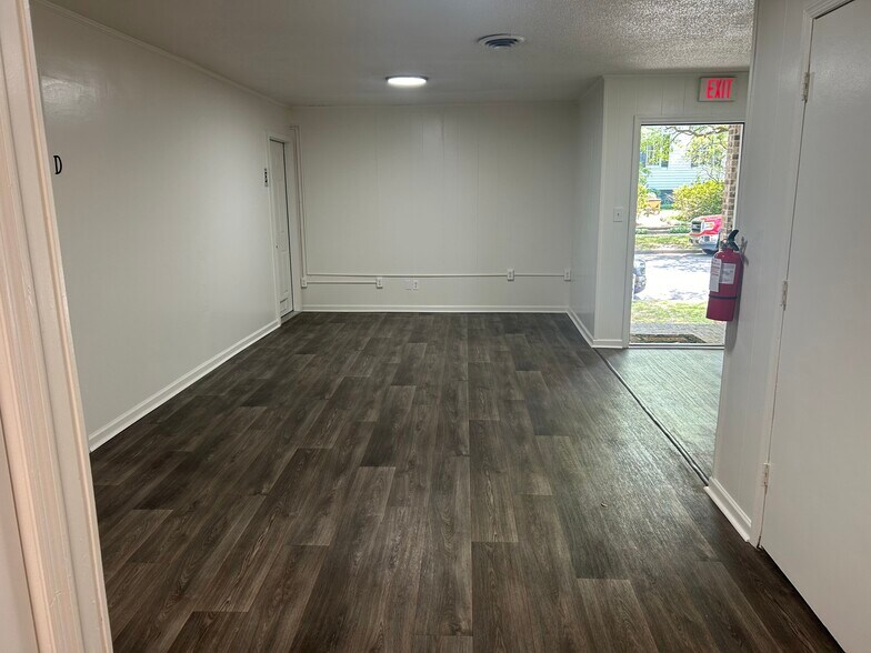 More Photos Of 103 Queen St, Georgetown Medical For Lease