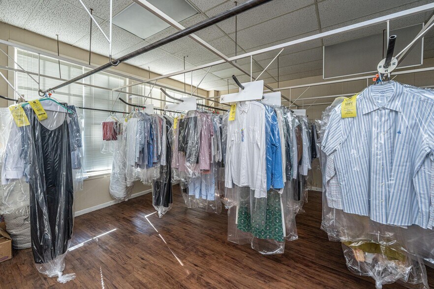 More Photos Of 90 Bull St, Charleston Storefront Retail Residential For Sale