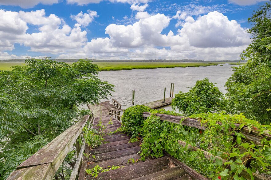 More Photos Of 1224 Buccaneer Club Rd NE, Townsend General Retail For Sale