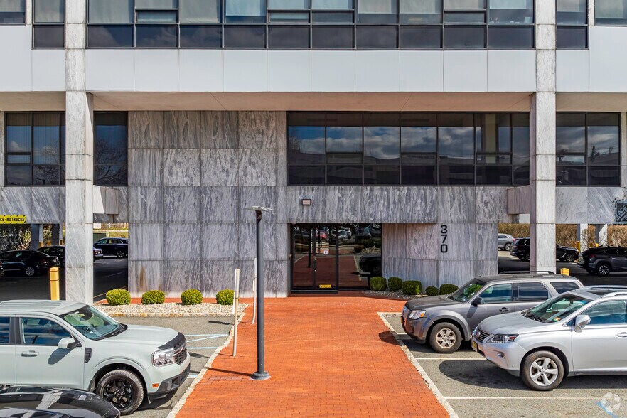 More Photos Of 370 W Passaic St, Rochelle Park Office For Sale