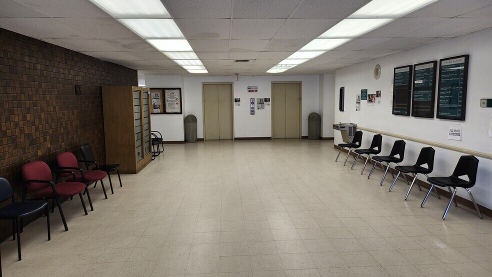 More Photos Of 16660 Paramount Blvd, Paramount Medical For Sale