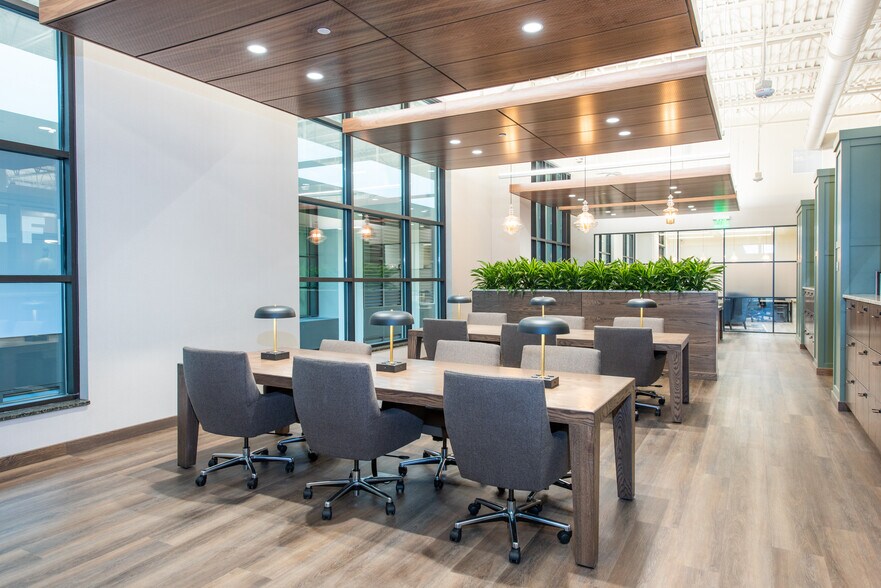 Primary Photo Of 225 S Dixie Hwy, Coral Gables Coworking Space