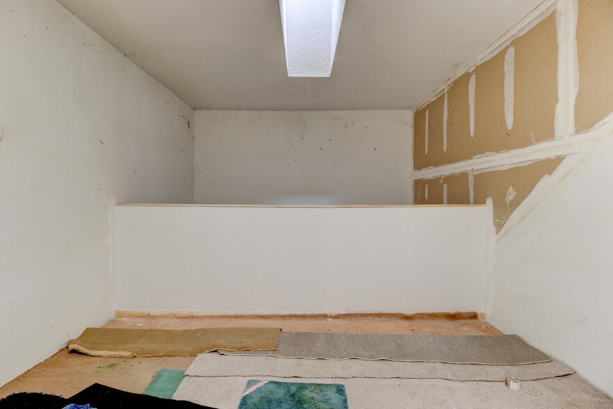 More Photos Of 2820 Howland Blvd, Deltona Storefront Retail Office For Sale