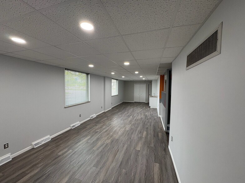 More Photos Of 816 S Hamilton St, Saginaw Office For Sale