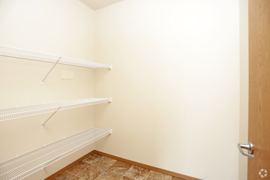 More Photos Of 1300-1302 Quiniela Dr, North Sioux City Apartments For Sale