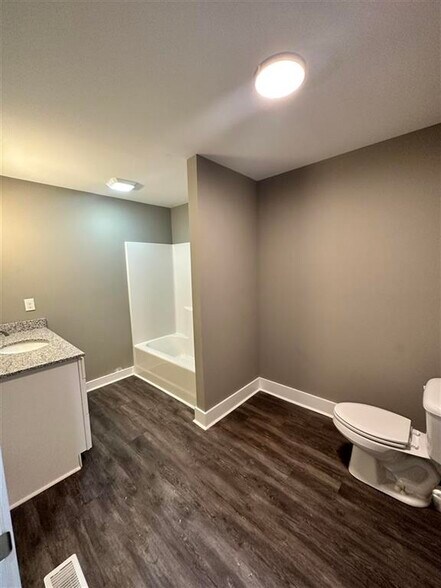 More Photos Of 1327 Park St, Bowling Green Apartments For Sale