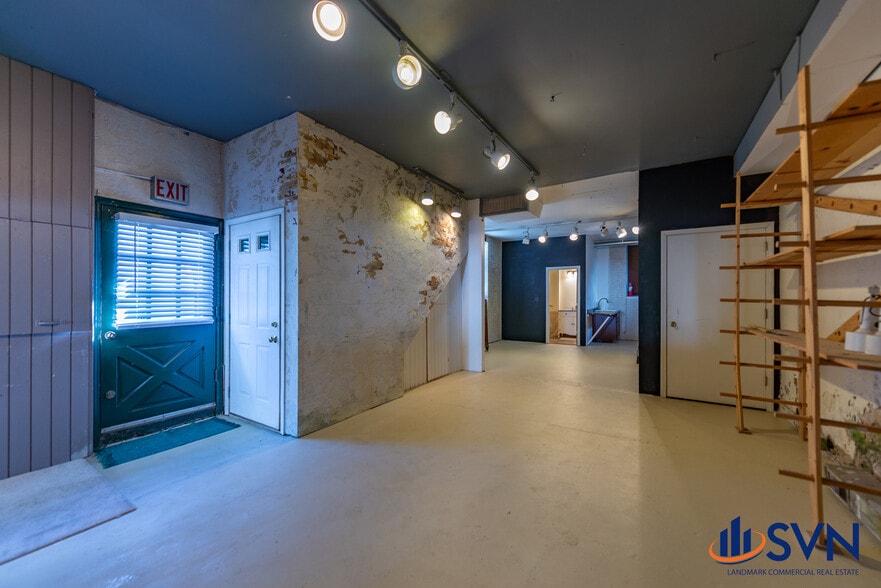 More Photos Of 115 Cedar Ave, St Charles Storefront Retail Office For Sale