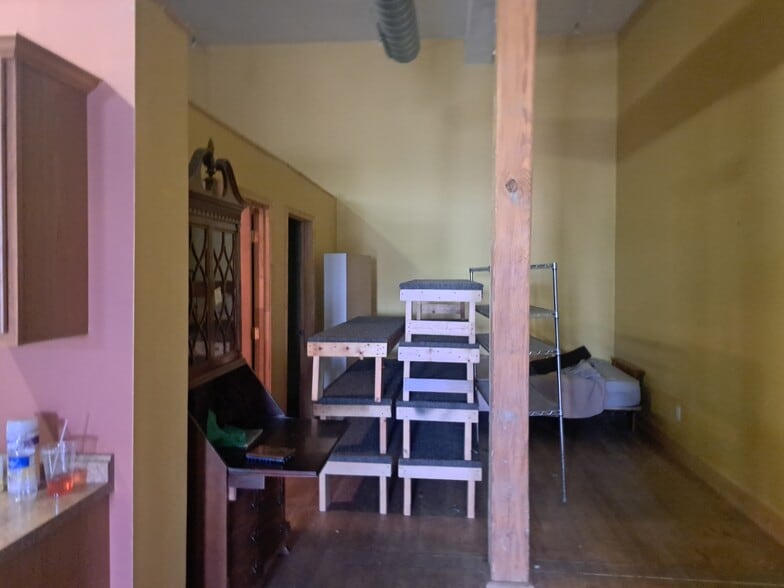 More Photos Of 1319 Washington Ave, Saint Louis General Retail For Sale