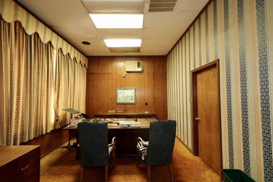 More Photos Of 617 N 22nd Ave, Humboldt Office For Sale