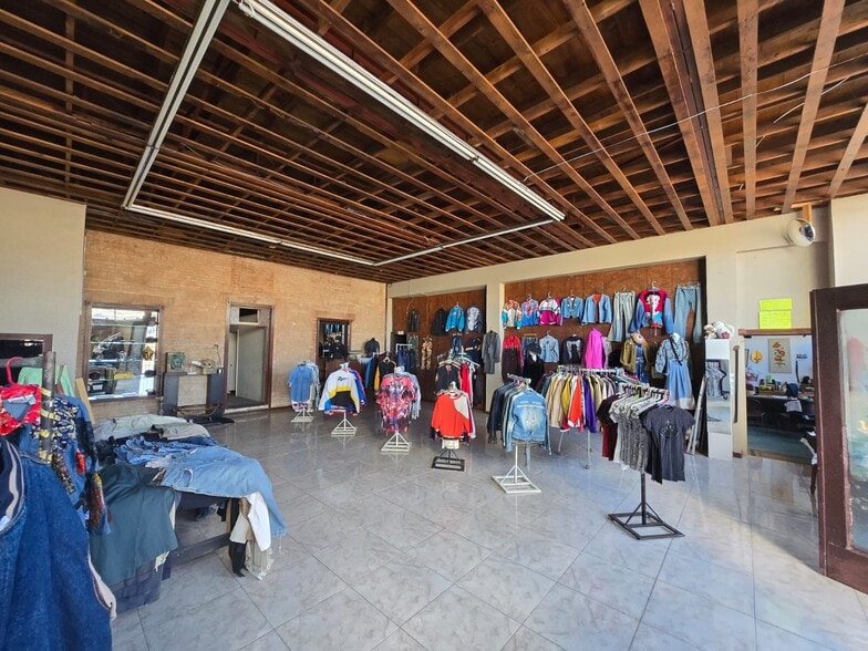 More Photos Of 2910-2914 Alameda Ave, El Paso Storefront For Sale