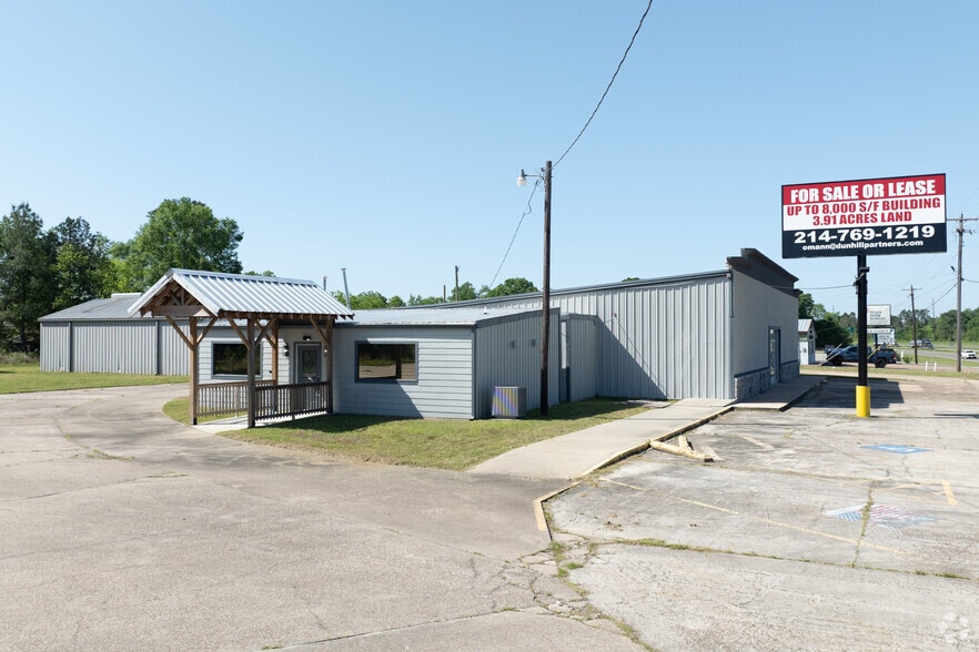 Primary Photo Of 930 Highway 59 Loop N, Livingston Restaurant For Sale