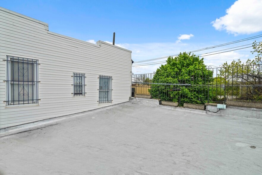 More Photos Of 509 Liberty Ave, Brooklyn Funeral Home For Sale