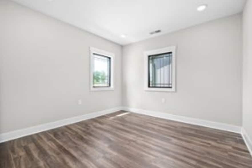 More Photos Of 159 Darlene Dr, Clarksville Office For Lease