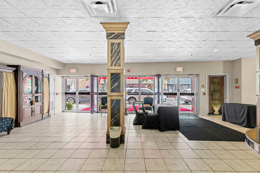 More Photos Of 138 E Market St, New Albany Lodge Meeting Hall For Sale