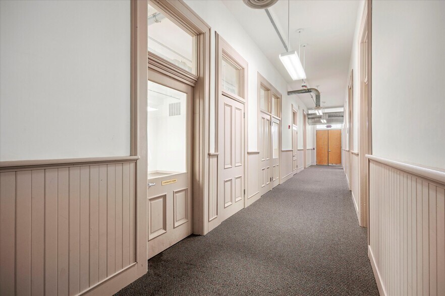 More Photos Of 2-4 W Ohio St, Butler Office For Lease