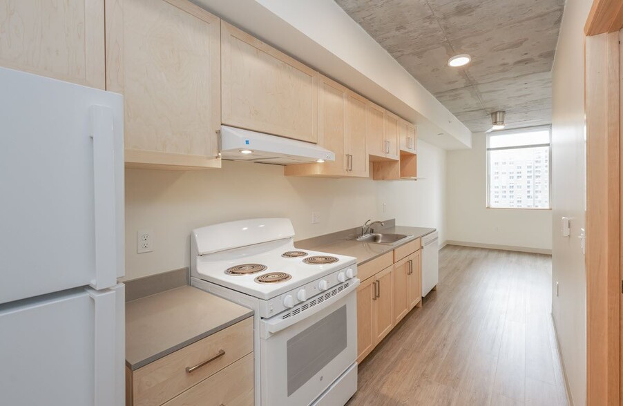 More Photos Of 1400 Madison St, Seattle Apartments For Lease