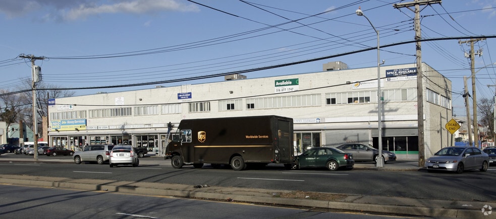 More Photos Of 160-39-160-61 Rockaway Blvd, Jamaica Storefront Retail Office For Lease