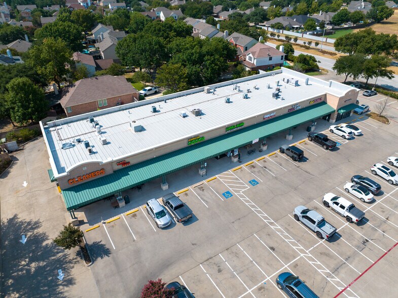 More Photos Of 5400-5420 Basswood Blvd, Fort Worth Unknown For Lease