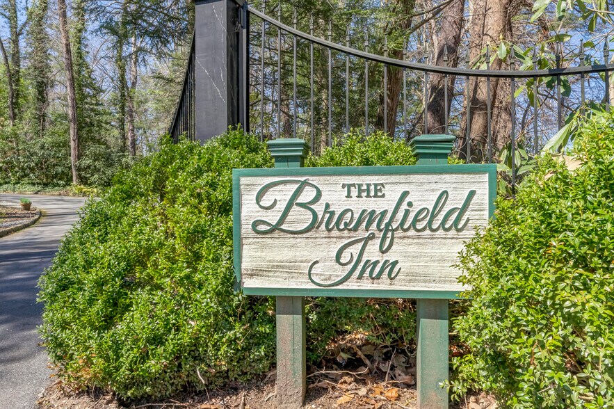 More Photos Of 60 Woodside Dr, Brevard Hospitality For Sale