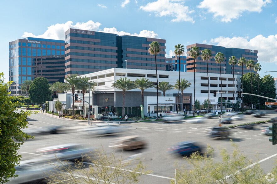 Primary Photo Of 2000 Main St, Irvine Restaurant For Lease