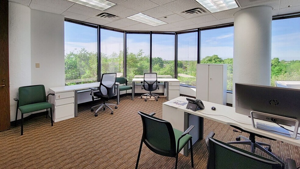 More Photos Of 1716 Briarcrest Dr, Bryan Coworking Space