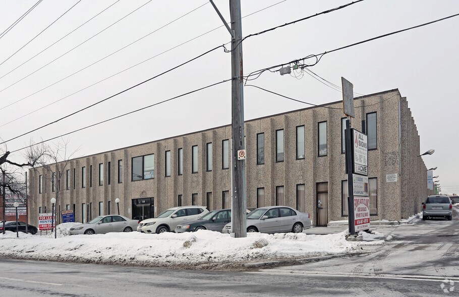 More Photos Of 120 Norfinch Dr, Toronto Manufacturing For Sale