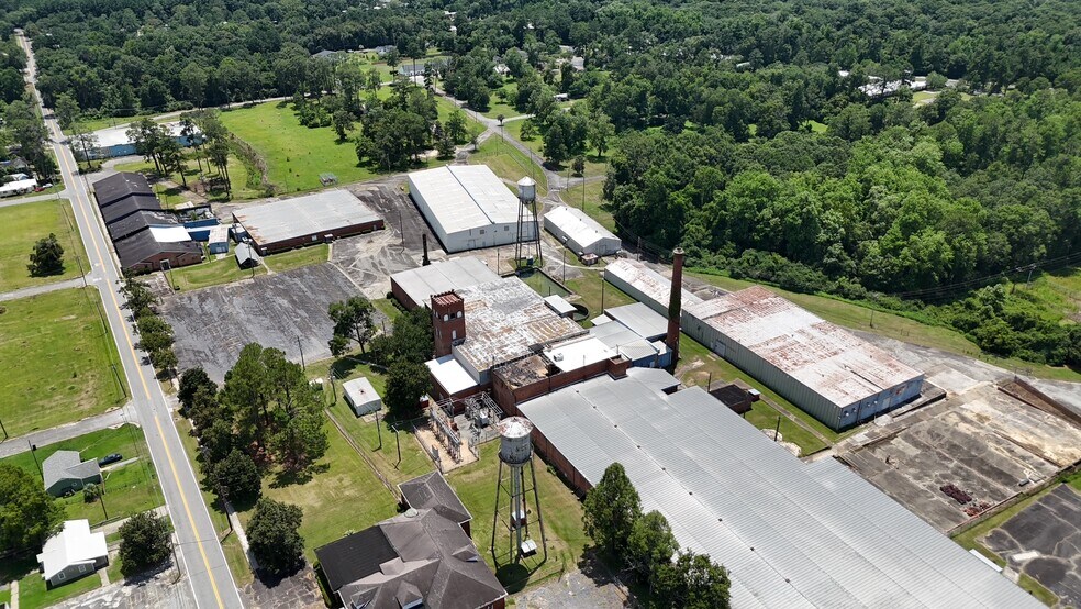 More Photos Of 301 Riverside Dr, Moultrie Manufacturing For Sale