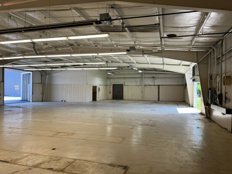 More Photos Of 6120 Airways Blvd, Chattanooga Warehouse For Lease