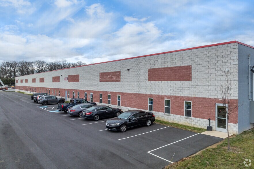 Primary Photo Of 7086 Carlisle Pike, Carlisle Warehouse For Lease