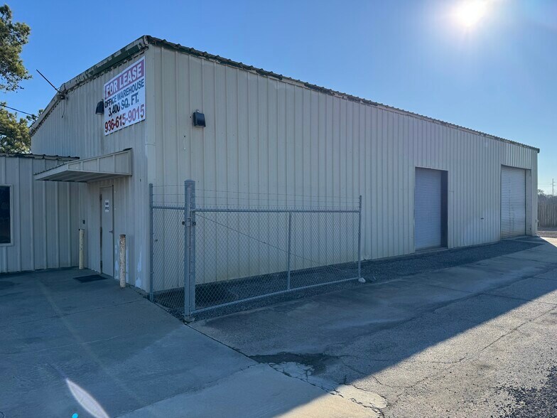 More Photos Of 4745 Fannett Rd, Beaumont Industrial For Lease