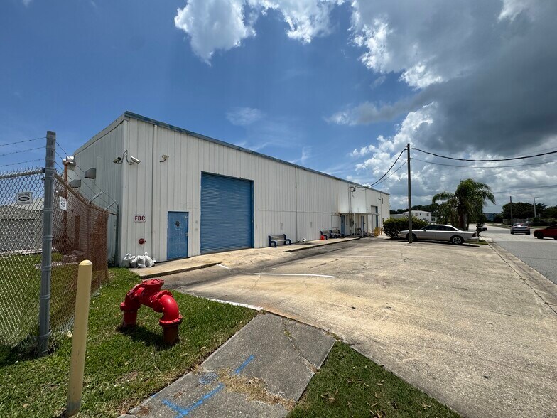 More Photos Of 280 W Central Blvd, Cape Canaveral Manufacturing For Sale