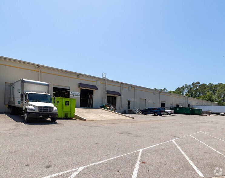 More Photos Of 7970 Bayberry Rd, Jacksonville Warehouse For Lease