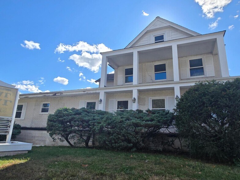 Primary Photo Of 360 Us-46, Mountain Lakes Freestanding For Sale