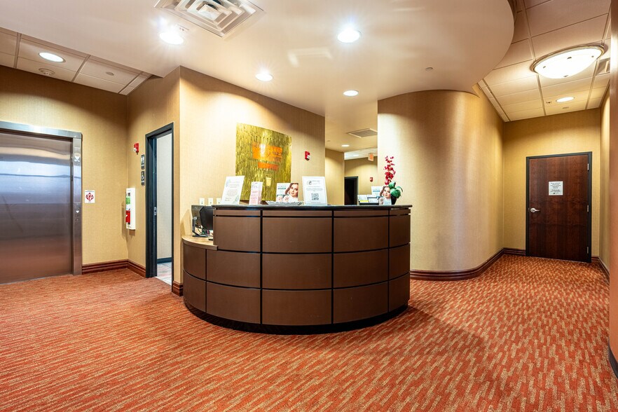 More Photos Of 16105 S La Grange Rd, Orland Park Medical For Lease