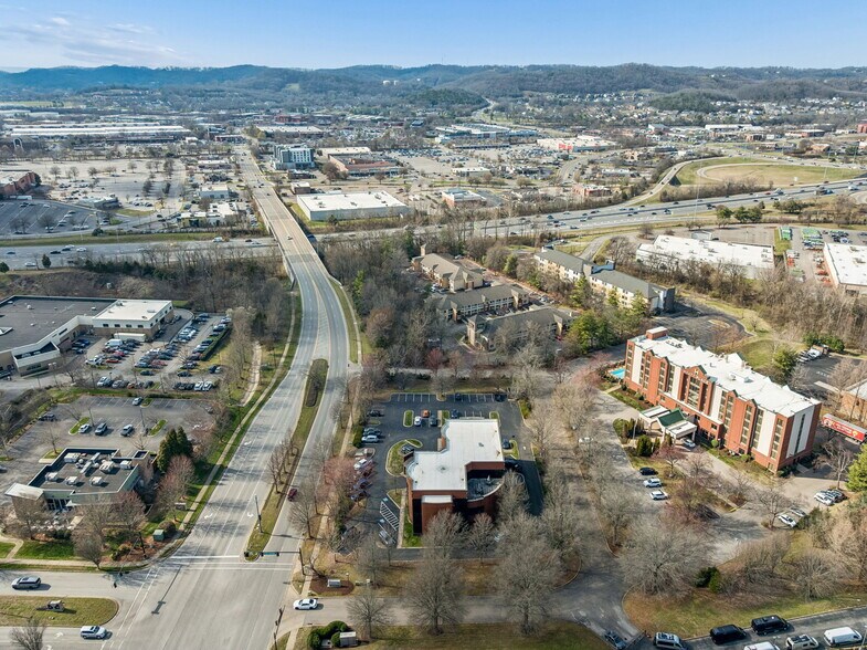 More Photos Of 660 Bakers Bridge Ave, Franklin Loft Creative Space For Lease