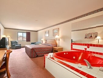 More Photos Of 1410 28th St, Belleville Hotel For Sale