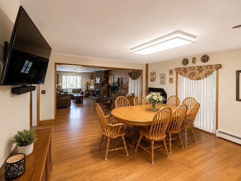 More Photos Of 94-100 Dingle Daisy Rd, Monticello Hotel For Sale