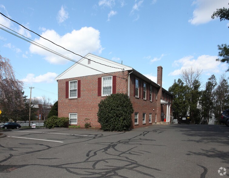 More Photos Of 2437 Albany Ave, West Hartford Office For Lease