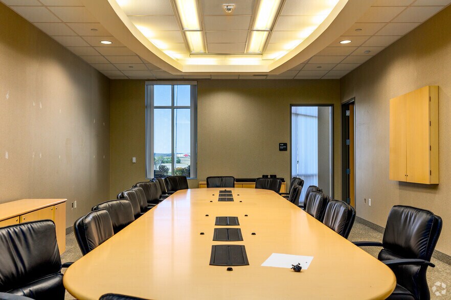 More Photos Of 4616 S US Highway 75, Denison Medical For Lease