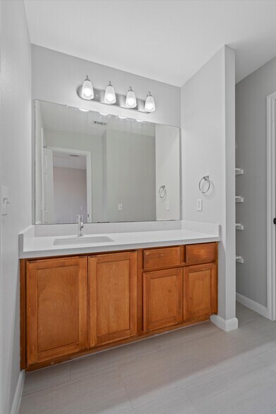 More Photos Of 113 Holmstrom St, Hutto Specialty For Sale