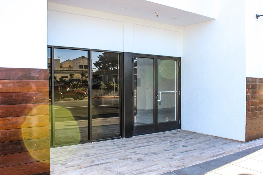 More Photos Of 555 Broadway Ave, Seaside Storefront Retail Residential For Lease