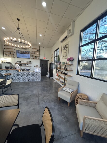 More Photos Of 18406 Cantrell Rd, Little Rock Freestanding For Lease