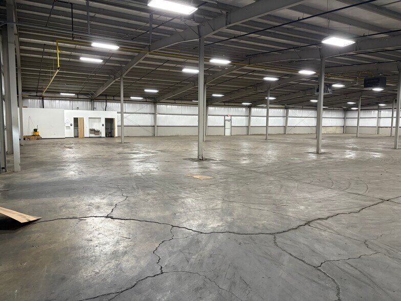 More Photos Of 140 Wilson Rd, Bentleyville Light Distribution For Lease