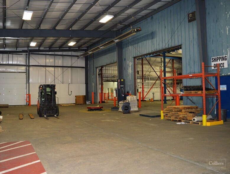 More Photos Of 10092 Av 93, Westlock Manufacturing For Sale