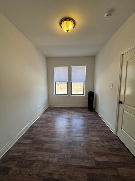 More Photos Of 8000 S Ashland Ave, Chicago Apartments For Sale