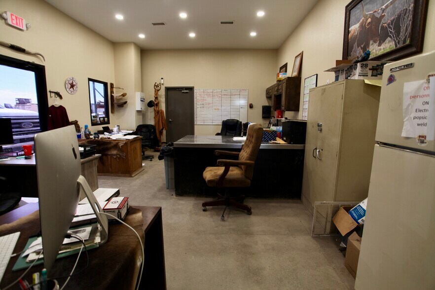 More Photos Of 7401 County 1210 rd, Midland Warehouse For Sale