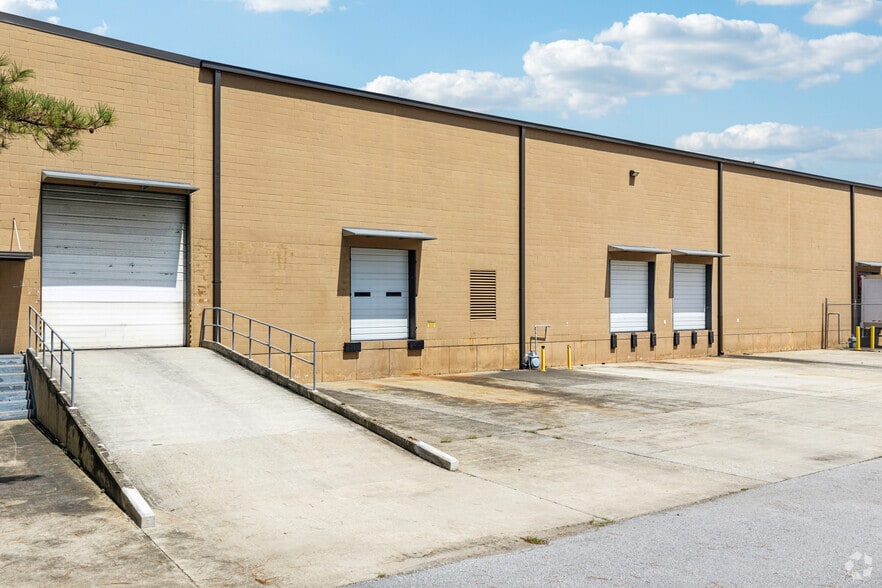 More Photos Of 7990 Second Flags Dr, Austell Unknown For Lease