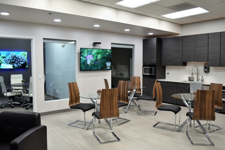 More Photos Of 101 S Elm St, Greensboro Office For Lease