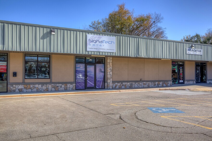 Primary Photo Of 400 Gilmer St, Sulphur Springs Storefront For Lease