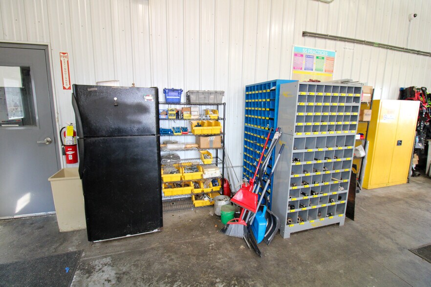 More Photos Of 5640 44th Ave S, Clinton Industrial For Sale